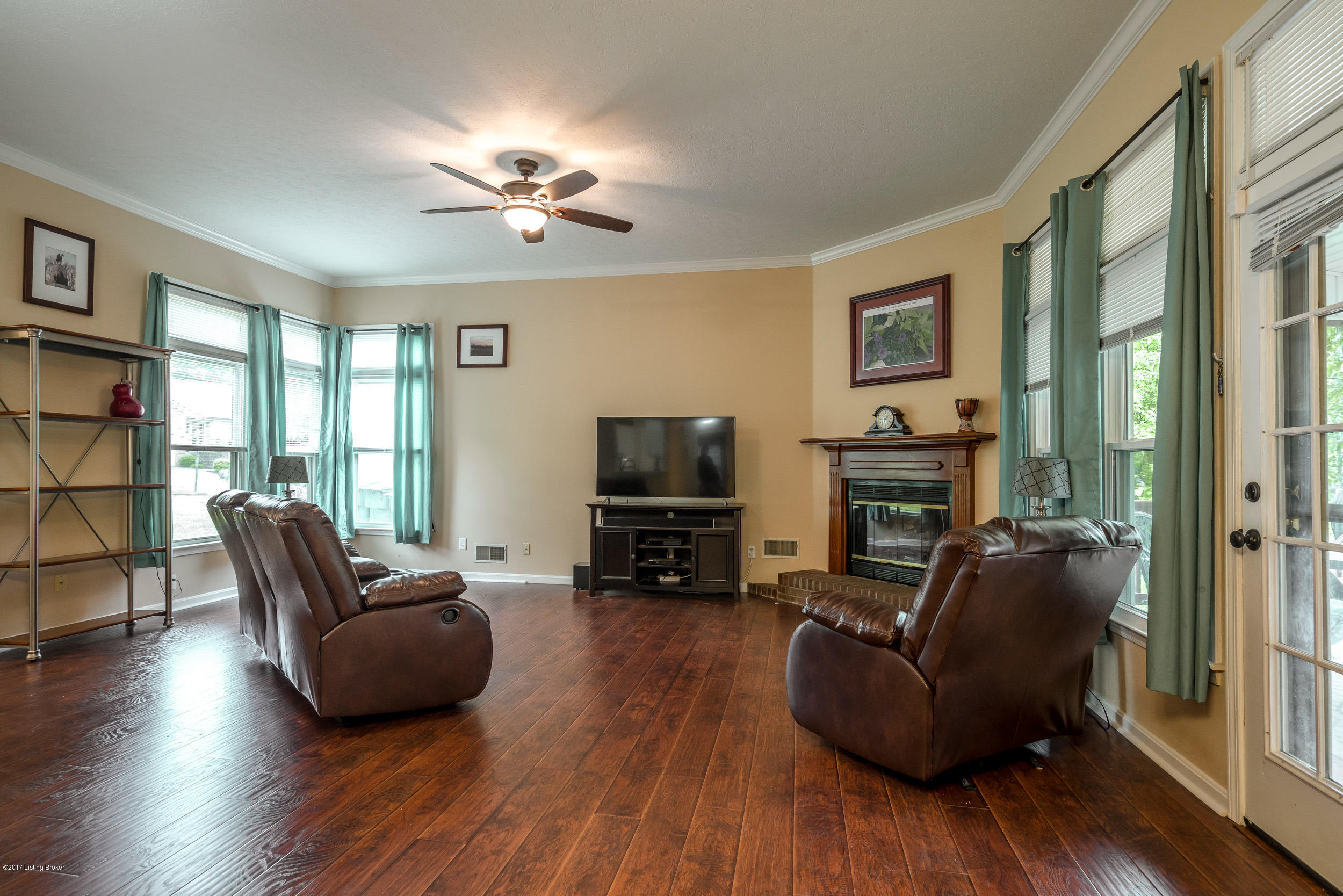 10303 Vantage Road Louisville, KY 40299 - Photo 23 of 37 10303 Vantage Rd-19