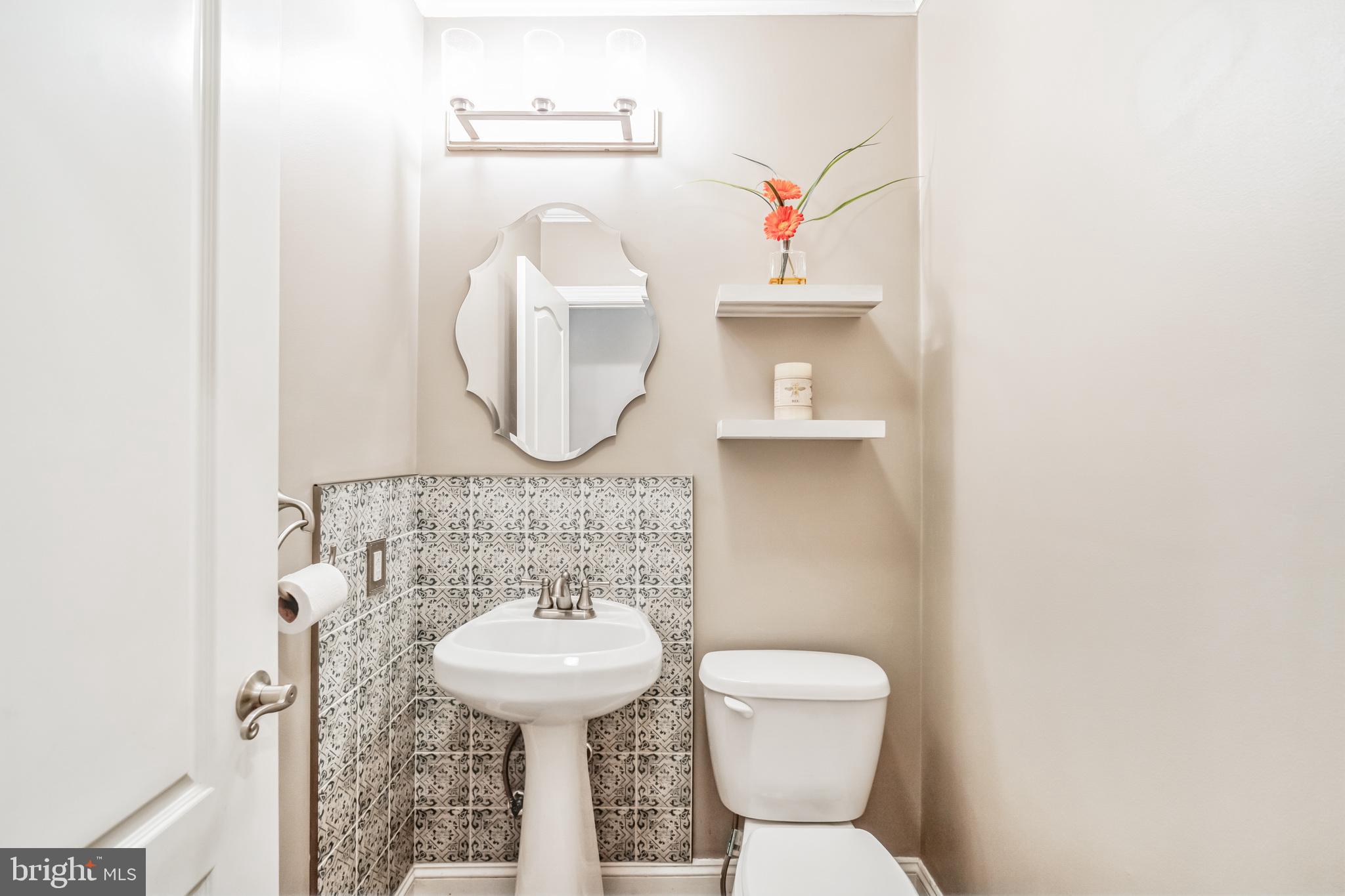 385 Lemonte Street Philadelphia, PA 19128 - Photo 18 of 36 Gallery Image 18