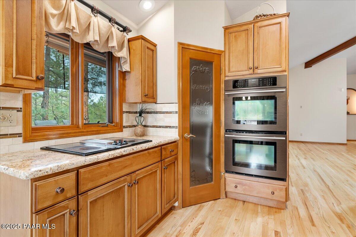 1940 Coyote Road Prescott, AZ 86303 - Photo 12 of 39 10-Kitchen