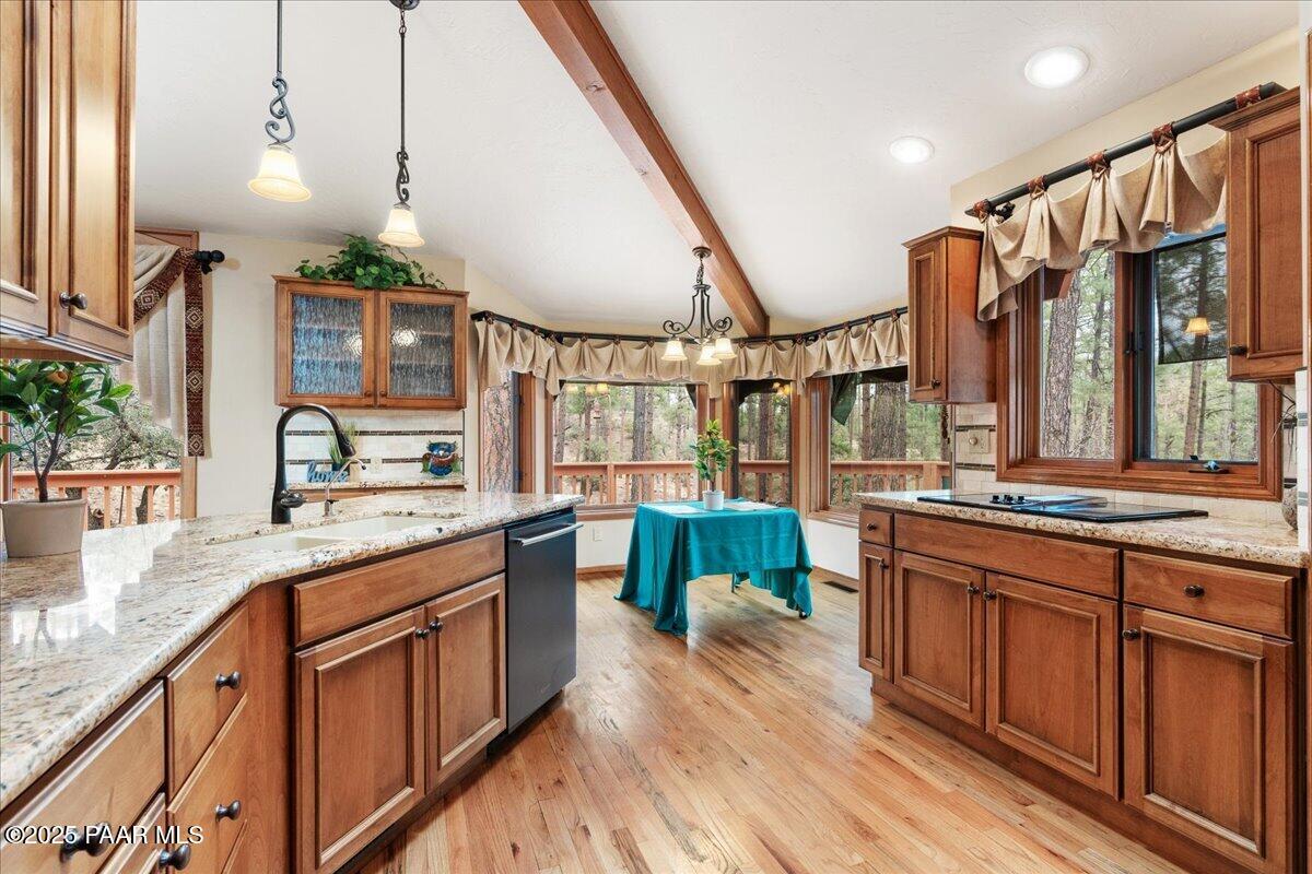 1940 Coyote Road Prescott, AZ 86303 - Photo 14 of 39 12-Kitchen & Breakfast Nook