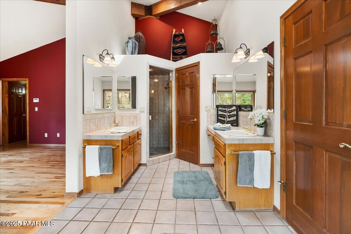 1940 Coyote Road Prescott, AZ 86303 - Photo 19 of 39 22-Primary Bathroom