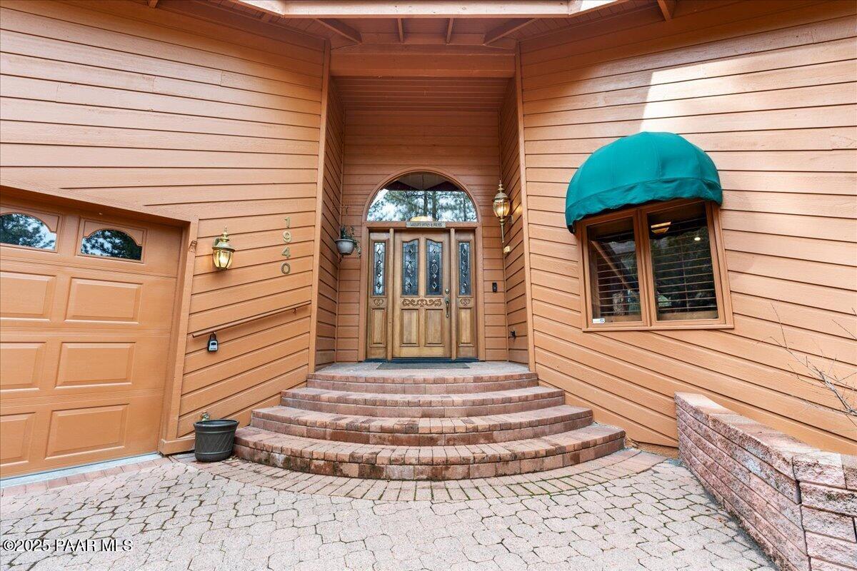 1940 Coyote Road Prescott, AZ 86303 - Photo 3 of 39 03-Entryway