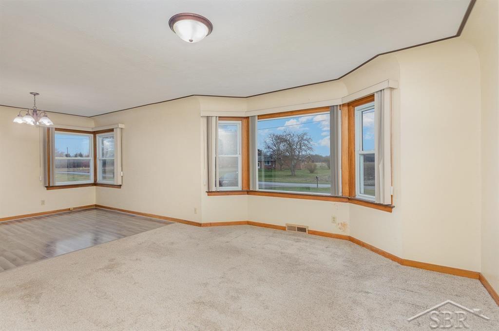 9690 Buck Road Freeland, MI 48623 - Photo 6 of 32