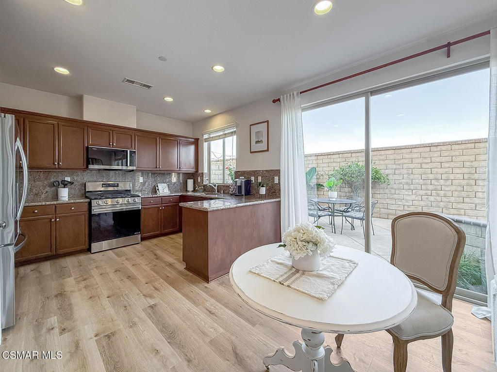 6838 Simmons Way Moorpark, CA 93021 - Photo 8 of 45