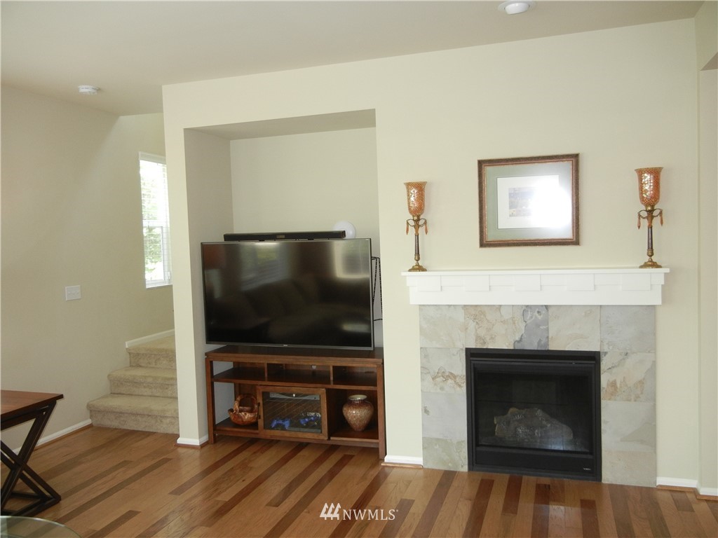 18305 38th Avenue Southeast Bothell, WA 98012 - Photo 3 of 15 Gallery Image 3