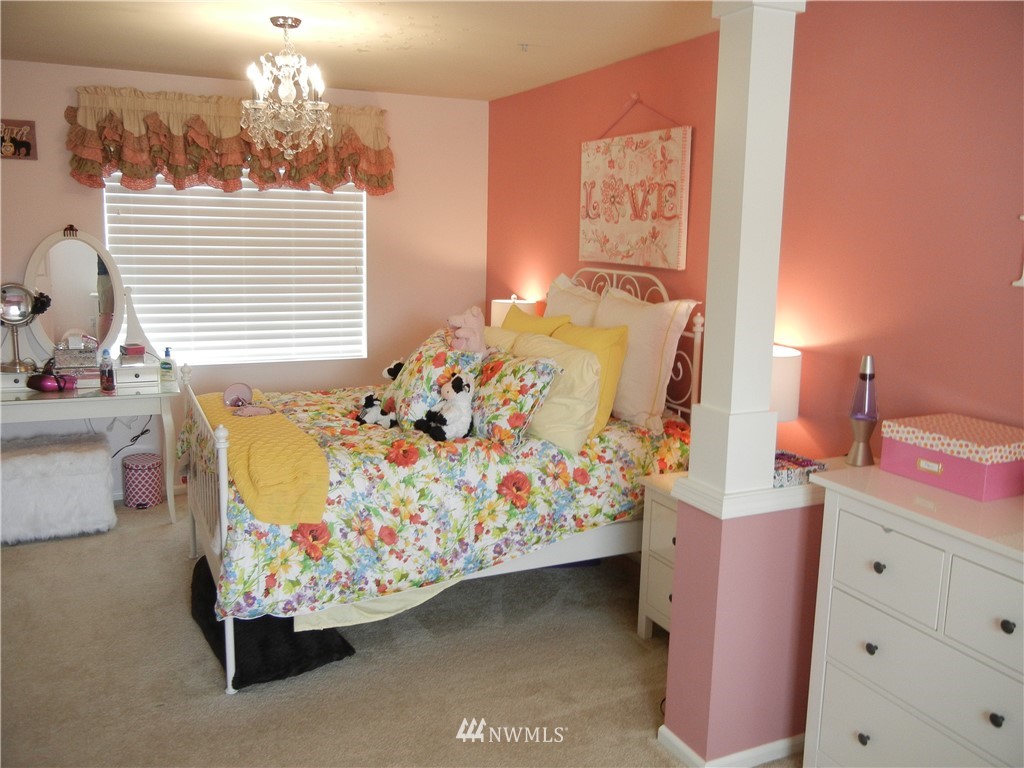 18305 38th Avenue Southeast Bothell, WA 98012 - Photo 5 of 15 Gallery Image 5