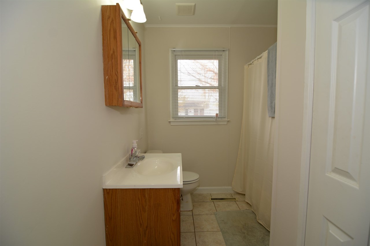 3301 Tremont Road Evansville, IN 47710 - Photo 10 of 14 Gallery Image 10