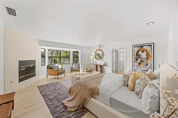 $11,000 | 673 South Mentor Avenue, Pasadena, CA 91106