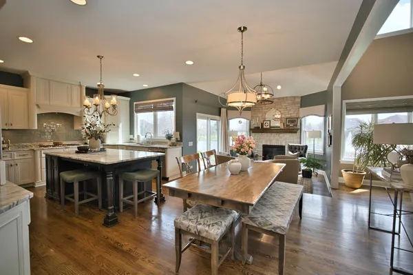 $999,900 | 10 Raes Creek Court, Bolingbrook, IL 60490