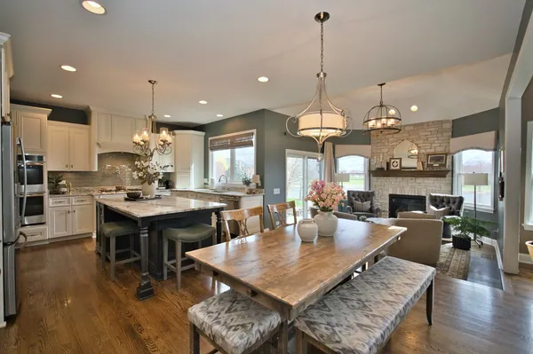 $999,900 | 10 Raes Creek Court, Bolingbrook, IL 60490