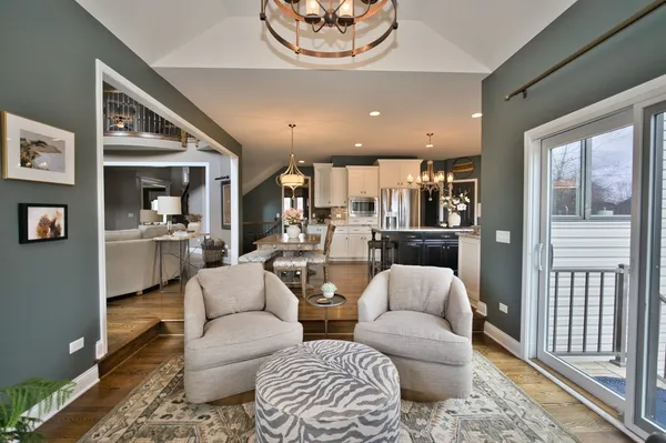 $999,900 | 10 Raes Creek Court, Bolingbrook, IL 60490