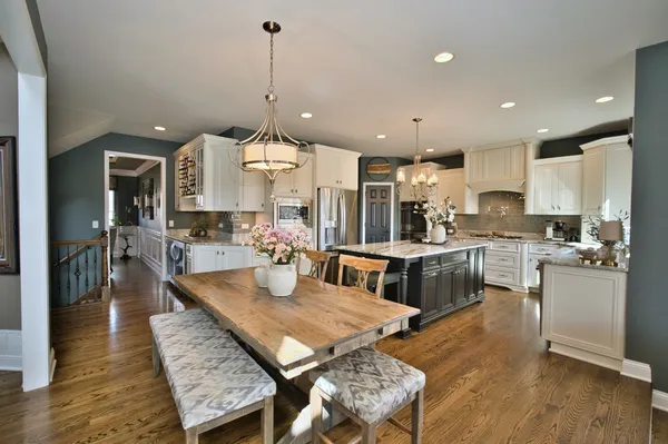 $999,900 | 10 Raes Creek Court, Bolingbrook, IL 60490