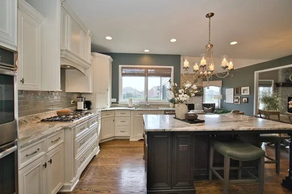 $999,900 | 10 Raes Creek Court, Bolingbrook, IL 60490