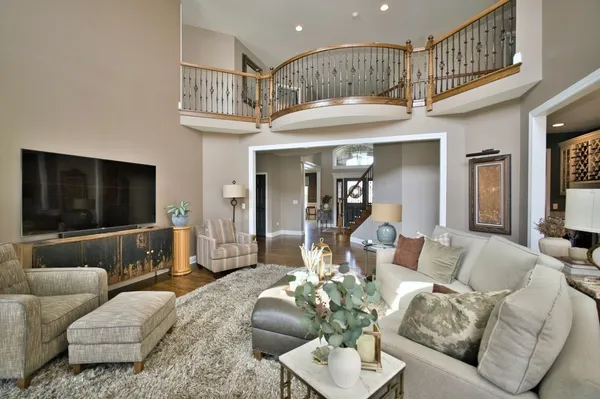 $999,900 | 10 Raes Creek Court, Bolingbrook, IL 60490