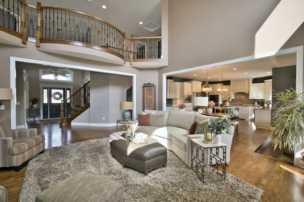 $999,900 | 10 Raes Creek Court, Bolingbrook, IL 60490