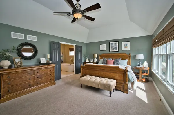 $999,900 | 10 Raes Creek Court, Bolingbrook, IL 60490