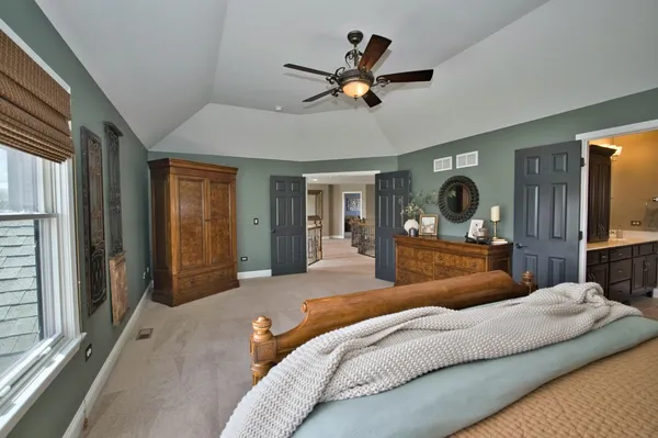 $999,900 | 10 Raes Creek Court, Bolingbrook, IL 60490