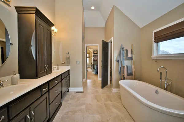 $999,900 | 10 Raes Creek Court, Bolingbrook, IL 60490