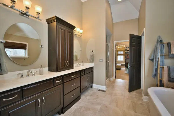 $999,900 | 10 Raes Creek Court, Bolingbrook, IL 60490