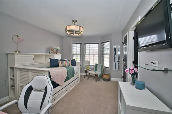 $999,900 | 10 Raes Creek Court, Bolingbrook, IL 60490