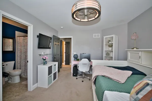 $999,900 | 10 Raes Creek Court, Bolingbrook, IL 60490