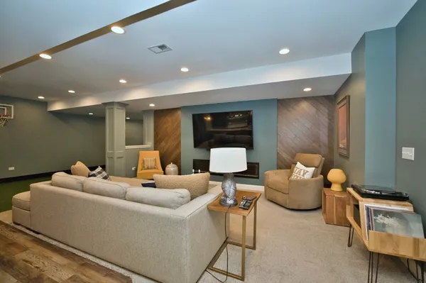 $999,900 | 10 Raes Creek Court, Bolingbrook, IL 60490