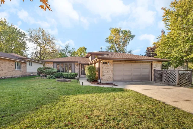$375,000 | 6919 177th Street, Tinley Park, IL 60477
