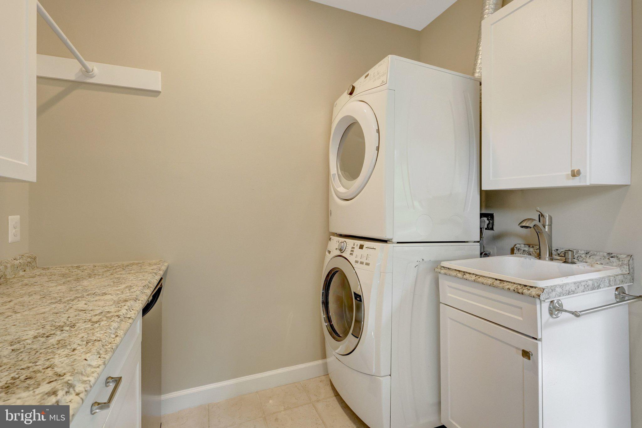 2007 Carrhill Road Vienna, VA 22181 - Photo 26 of 86 Laundry Room