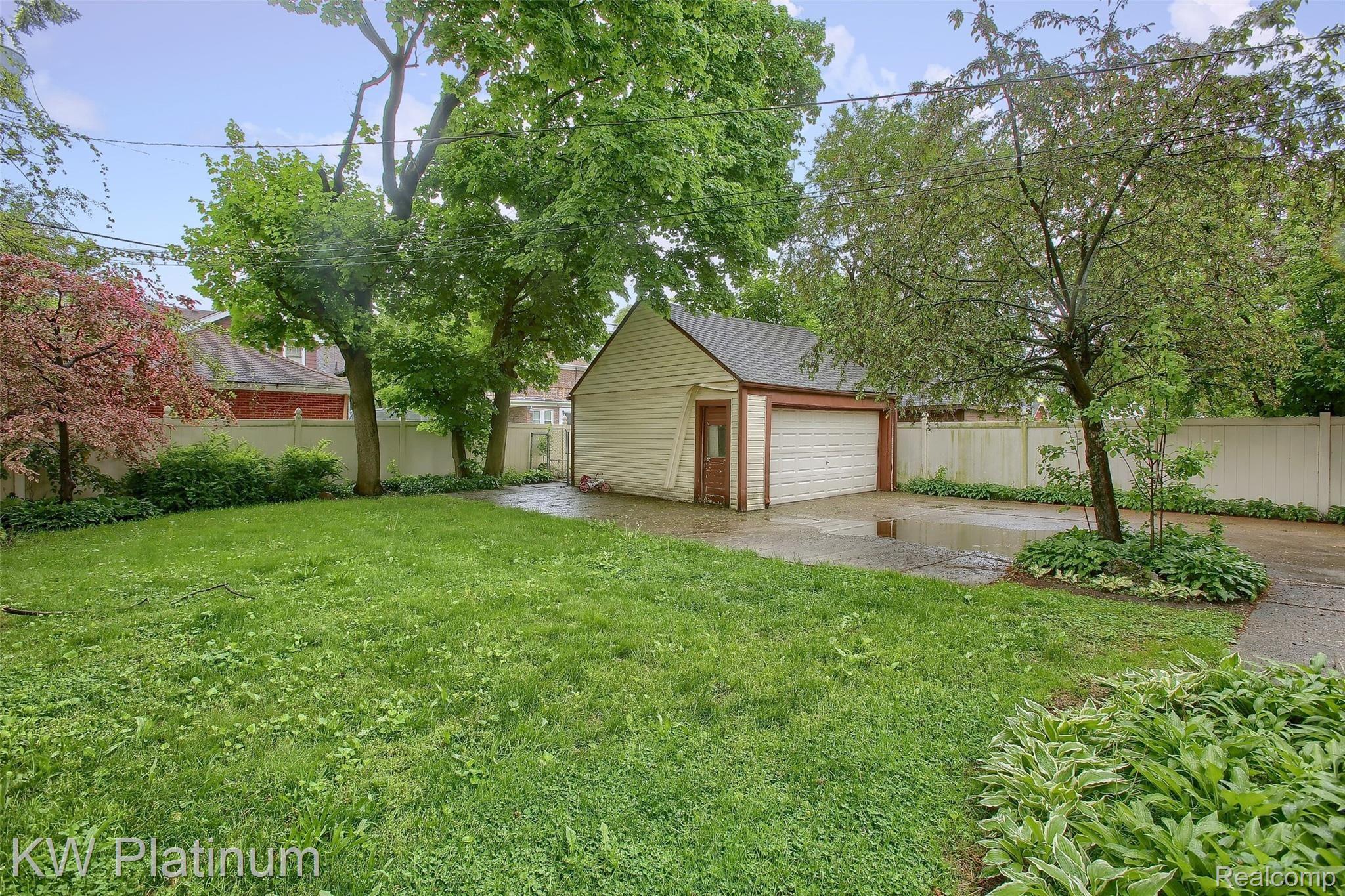 14318 Rutland Street Detroit, MI 48227 - Photo 28 of 29 29-Backyard.jpg