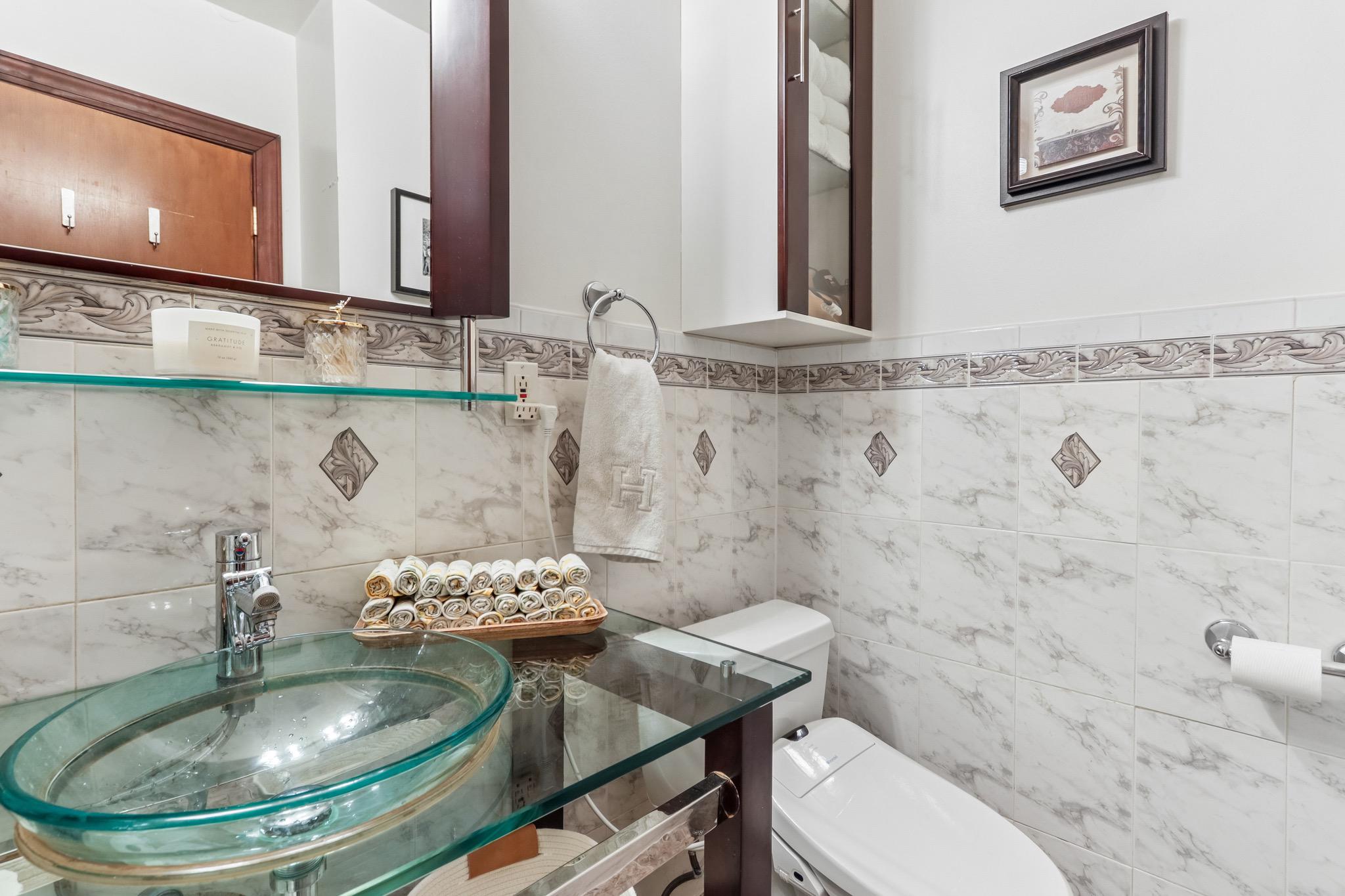 650 Hendrix Street Philadelphia, PA 19116 - Photo 28 of 53 1rst floor full bathroom