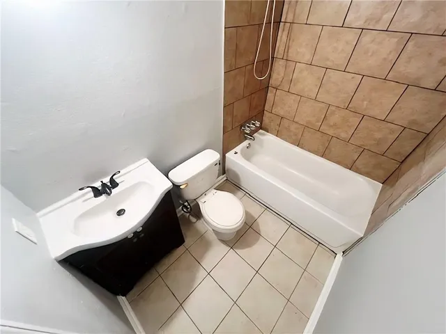 $1,600 | 351 Glen Della Drive, Westwego, LA 70094