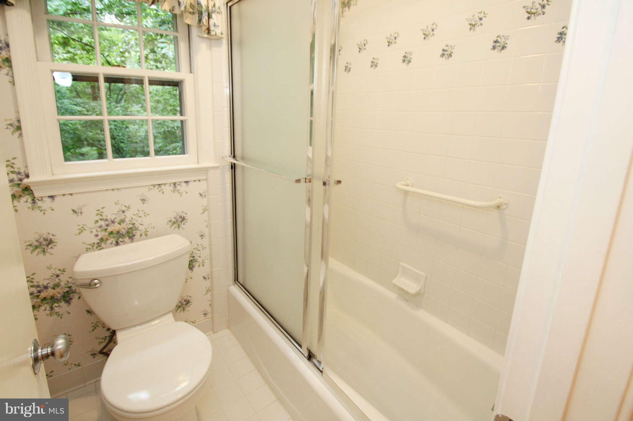 10607 Meadowhill Road Silver Spring, MD 20901 - Photo 14 of 27 Bath Master