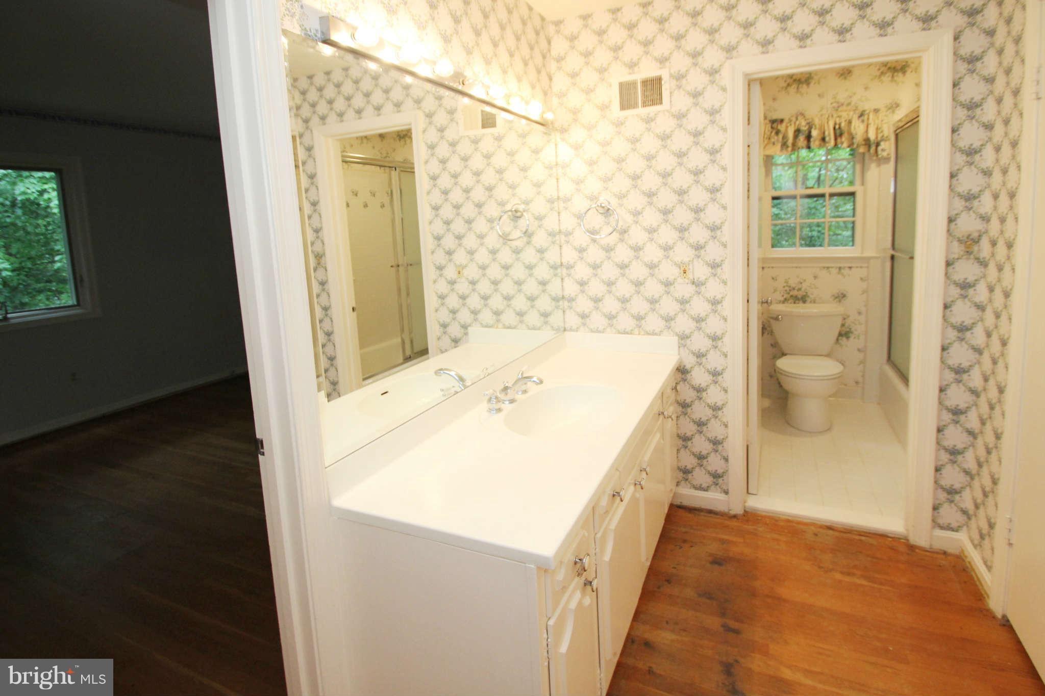 10607 Meadowhill Road Silver Spring, MD 20901 - Photo 15 of 27 Bath Master