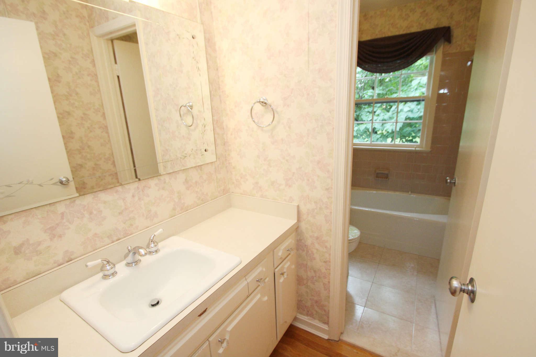 10607 Meadowhill Road Silver Spring, MD 20901 - Photo 20 of 27 Hall Bath Two