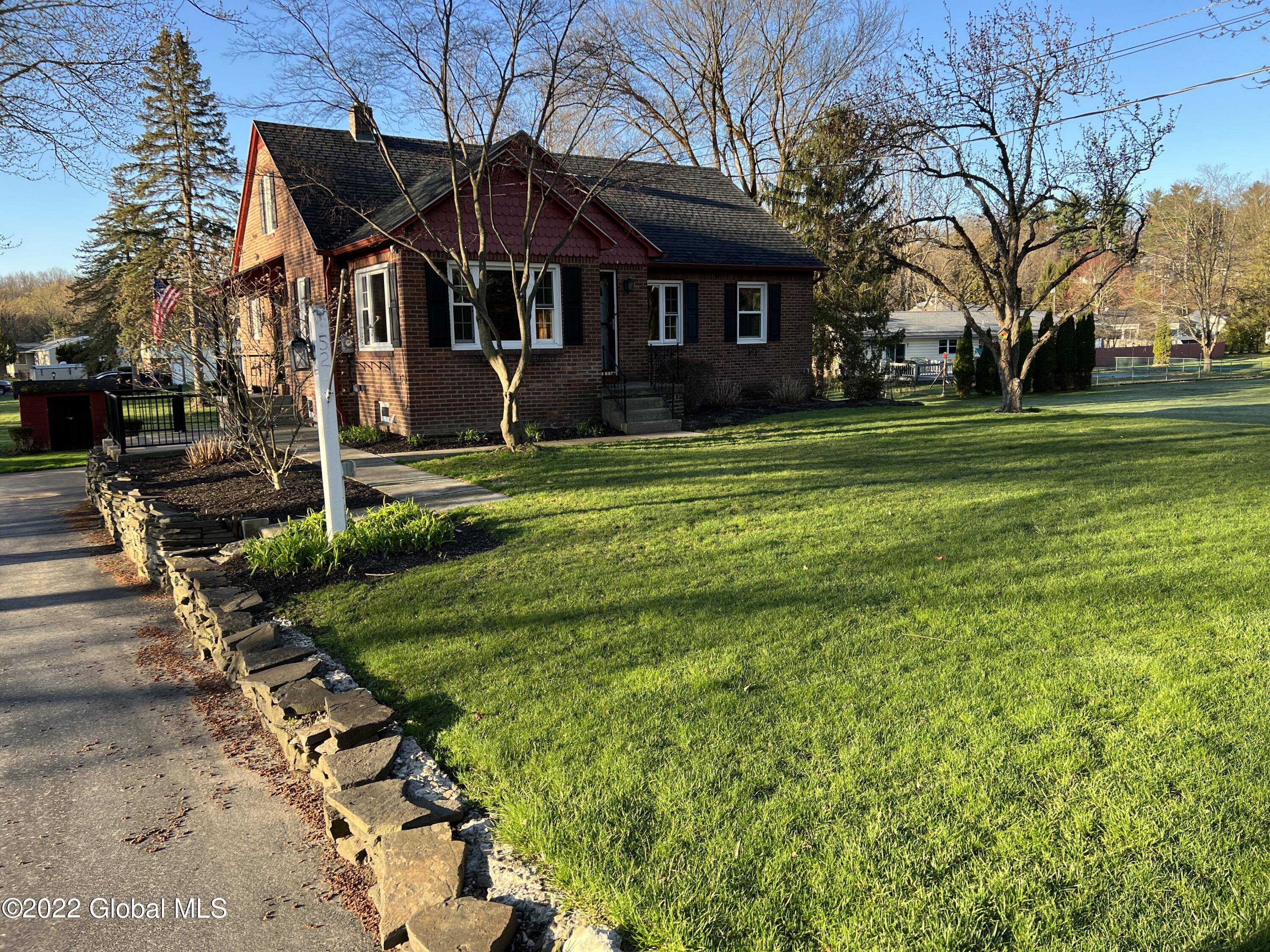 52 Maxwell Road Colonie, NY 12110 - Photo 2 of 12 IMG_0472