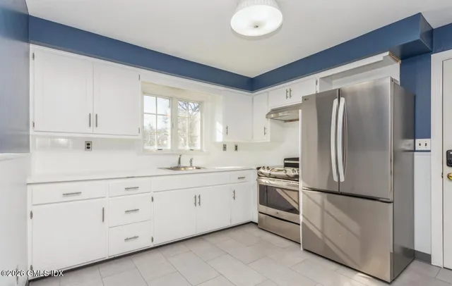 $4,200 | 8 Reynolds Place, Greenwich, CT 06831