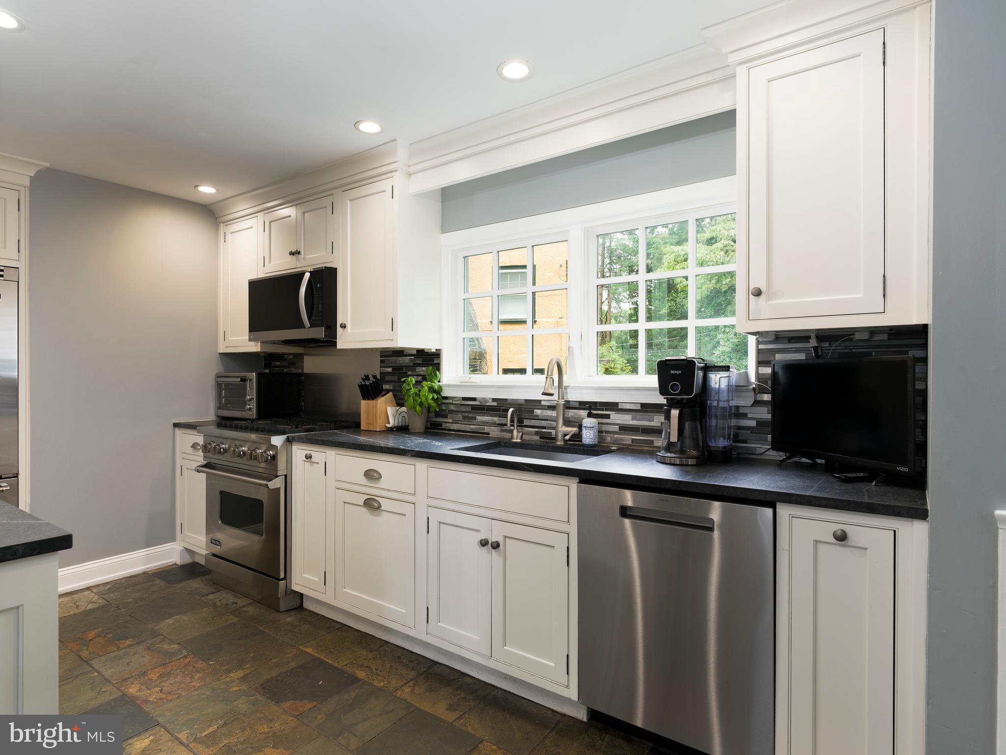 31 Snowden Road Bala Cynwyd, PA 19004 - Photo 8 of 36 Kitchen