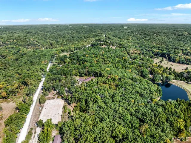 $660,000 | 29022 Pinnacle Lake Road, New Florence, MO 63363