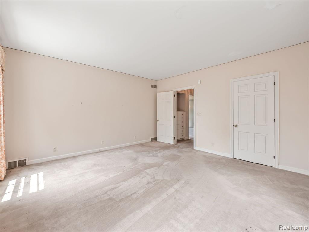 475 Lake Shore Road Grosse Pointe Farms, MI 48236 - Photo 30 of 44