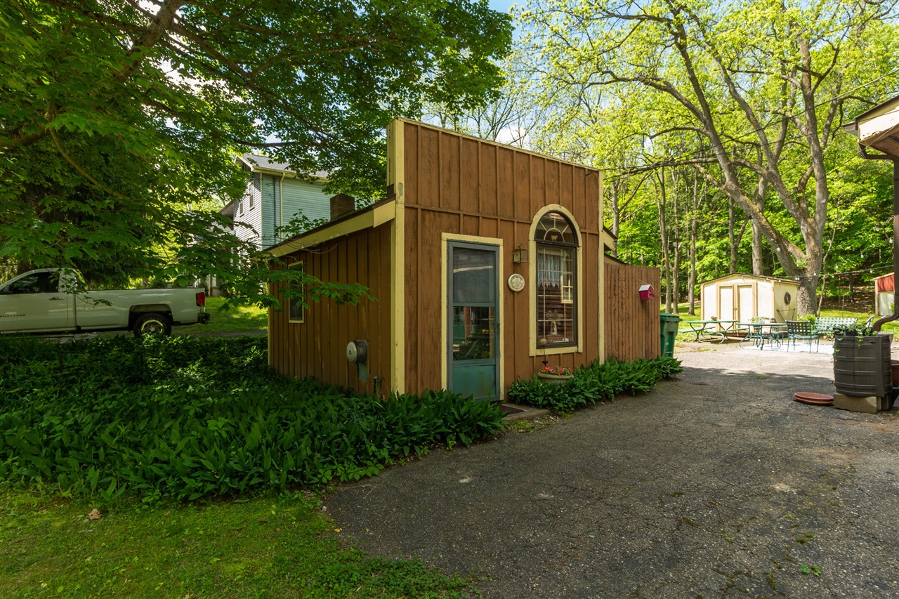 8425 Parshallville Road Fenton, MI 48430 - Photo 36 of 49