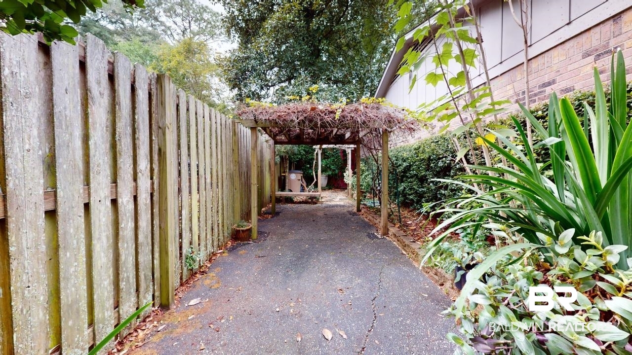 303 Vanderbilt Drive Mobile, AL 36608 - Photo 22 of 28