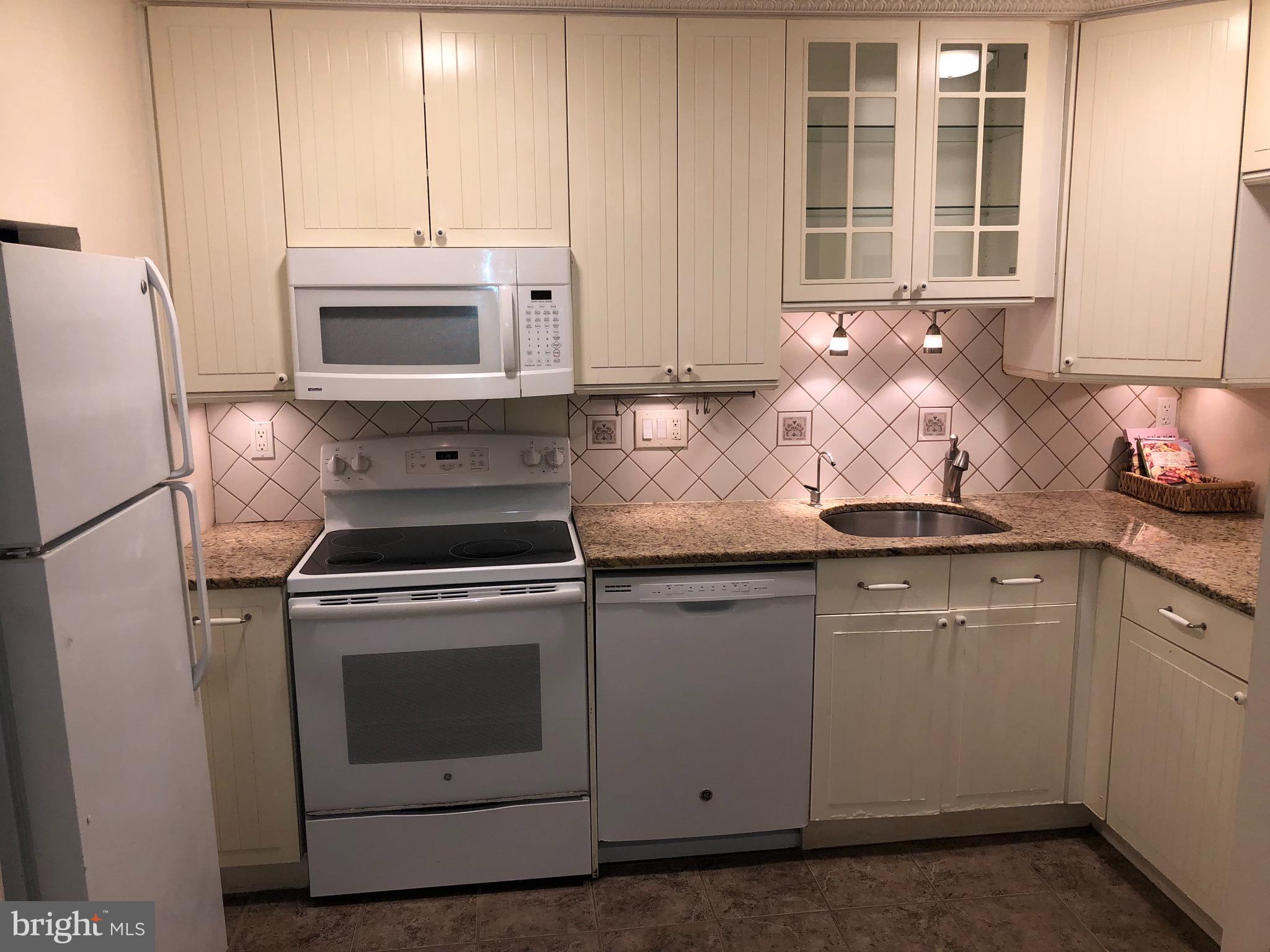 22 Hillside Road Greenbelt, MD 20770 - Photo 3 of 23 Kitchen