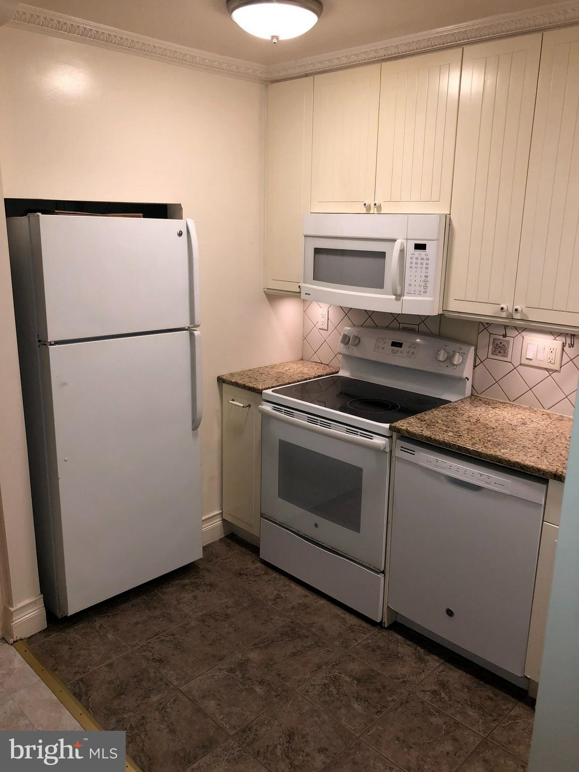 22 Hillside Road Greenbelt, MD 20770 - Photo 5 of 23 Kitchen