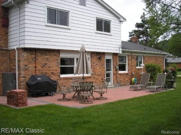 29928 Fox Grove Road Farmington, MI 48334 - Photo 2 of 47