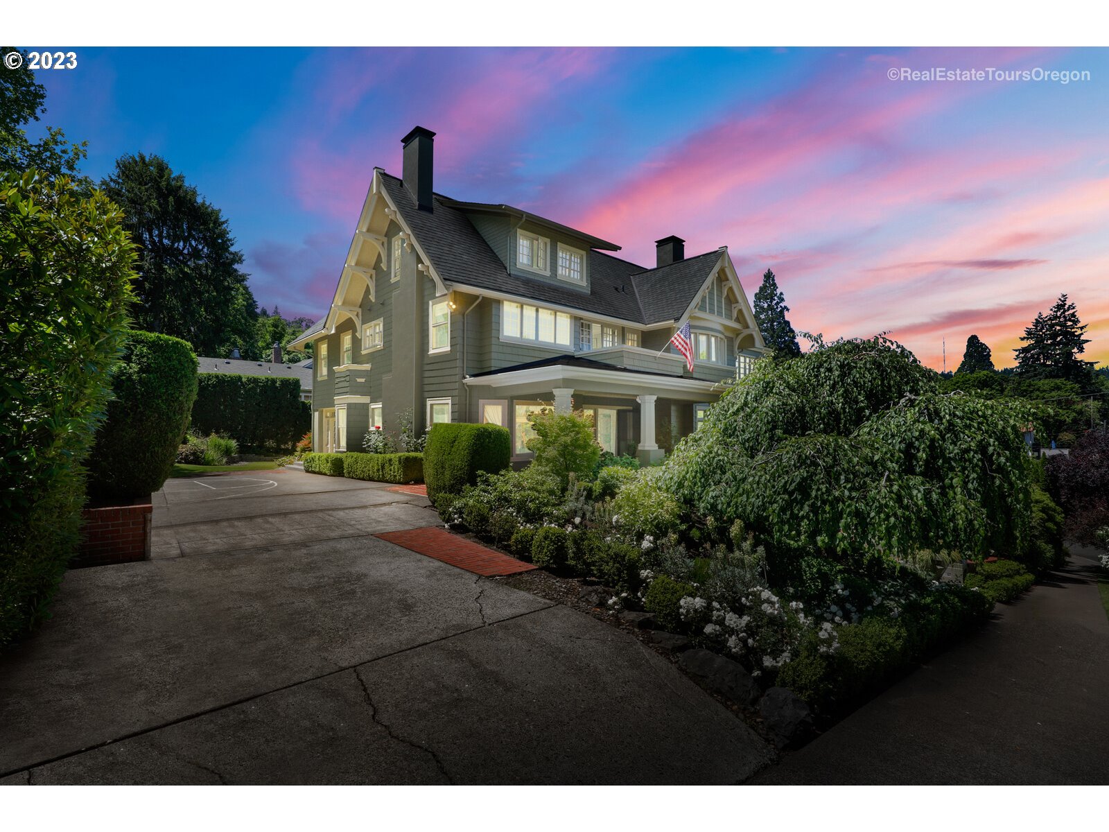 1634 Southwest Myrtle Street Portland, OR 97201 - Photo 3 of 44 Gallery Image 3