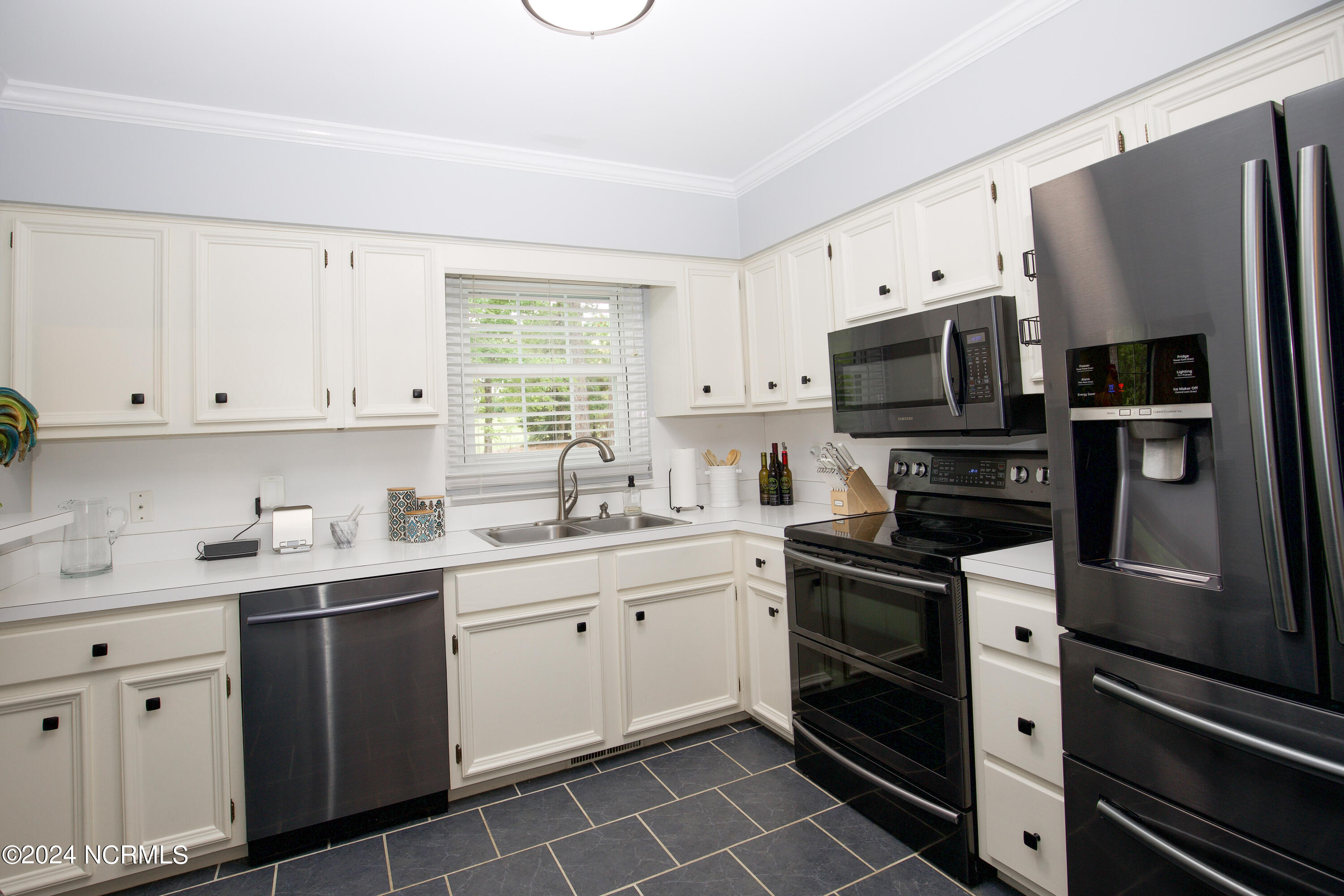 2 Colonial Pines Circle Pinehurst, NC 28374 - Photo 11 of 35 2 Colonial Pines Cir-15