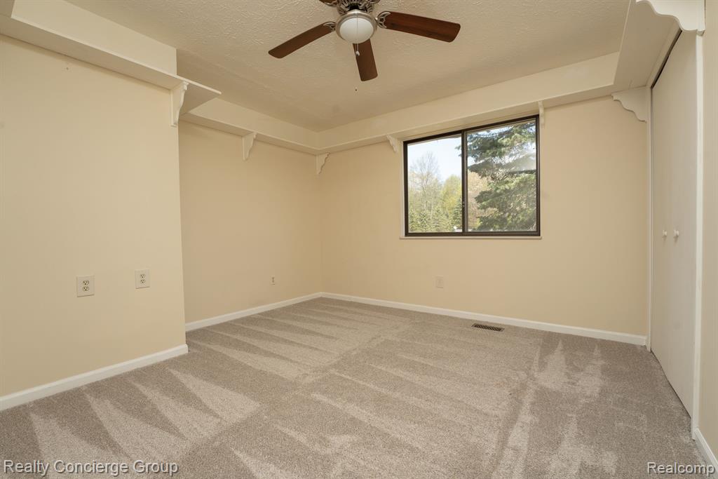 5412 Prairie View Brighton, MI 48116 - Photo 14 of 27
