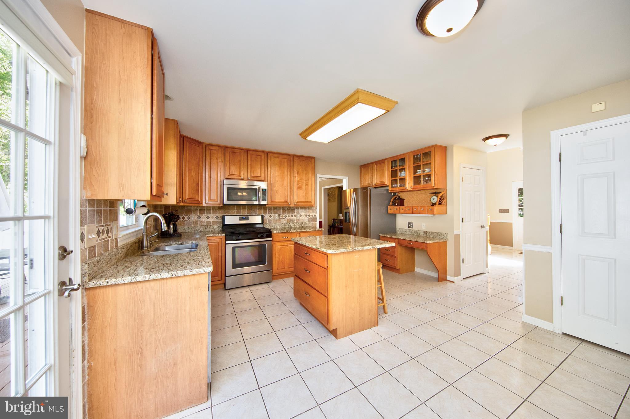10002 Lodge Road Baltimore, MD 21234 - Photo 7 of 32 Gallery Image 7