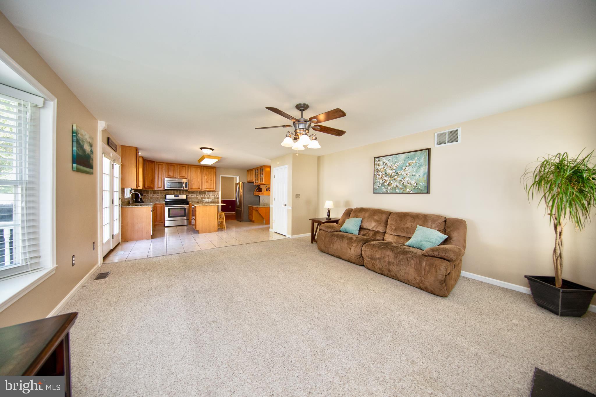 10002 Lodge Road Baltimore, MD 21234 - Photo 10 of 32 Gallery Image 10