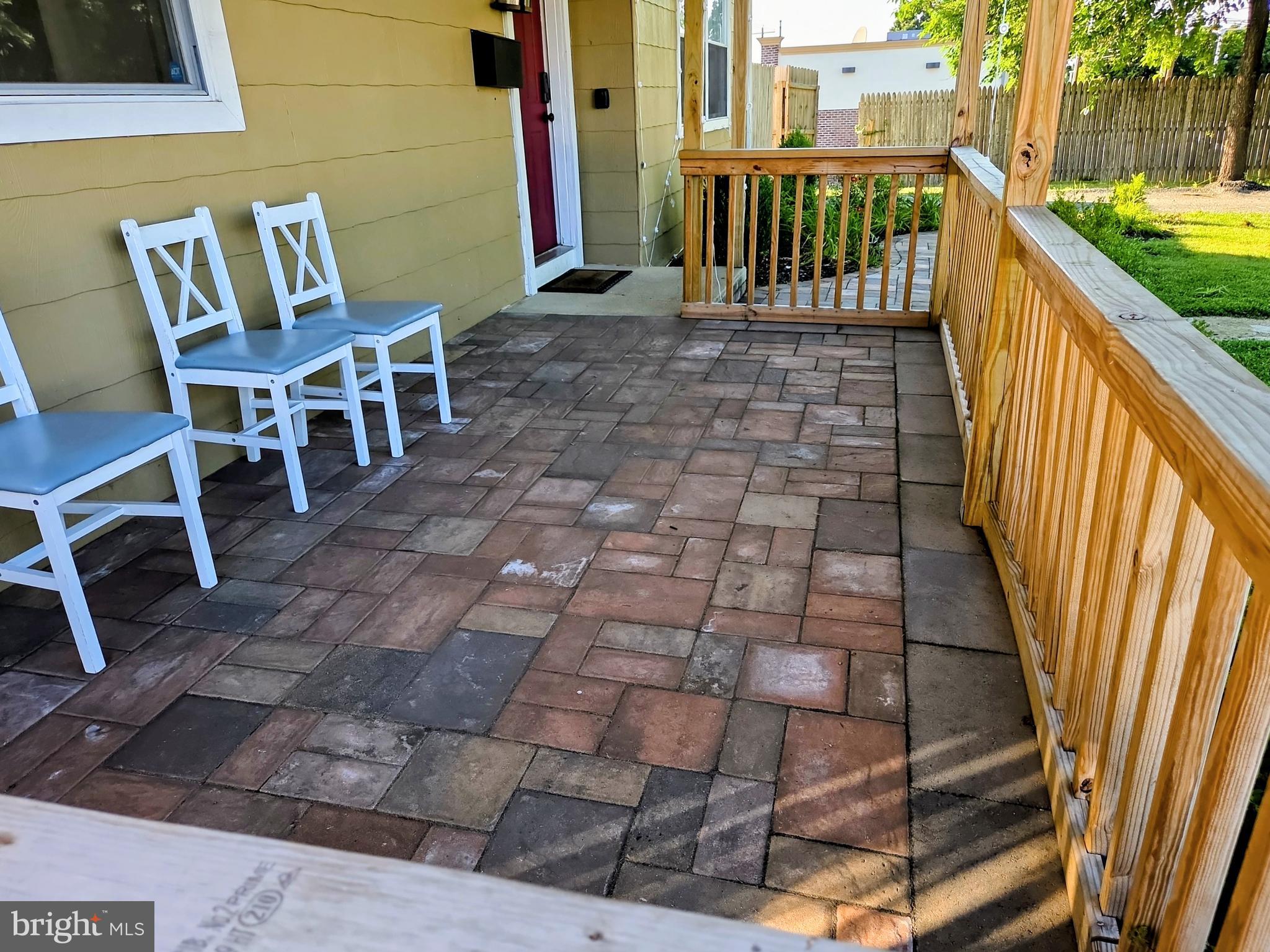 56 Morris Road New Castle, DE 19720 - Photo 5 of 18 Front Porch